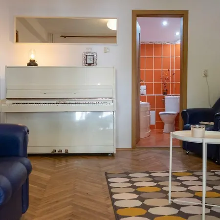 Διαμέρισμα Piano - 10 Minutes To City Center